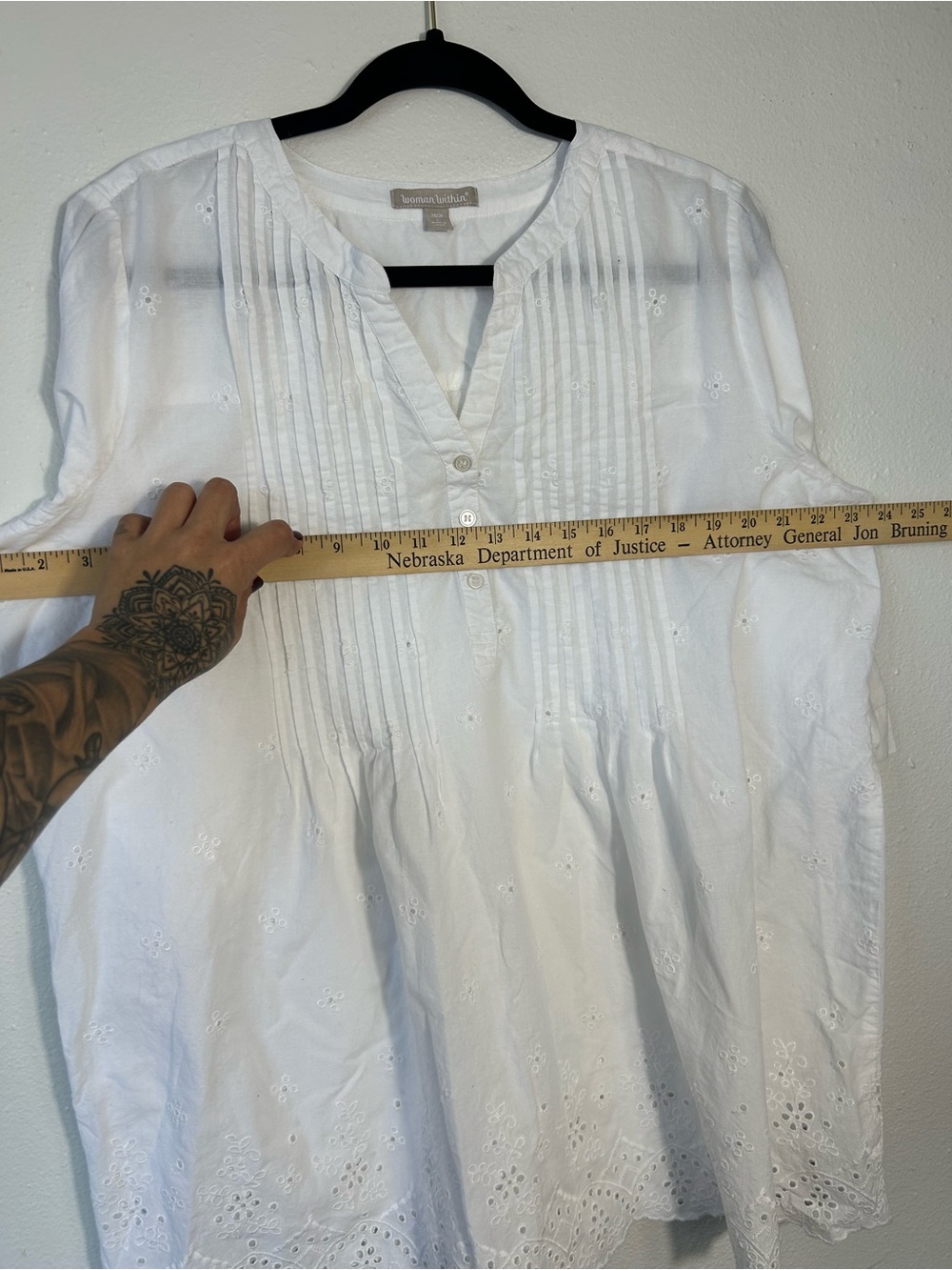 Woman Within White Eyelet Pintuck Tunic Top Plus Size L 18/20 Cotton Boho Blouse - Picture 6 of 7